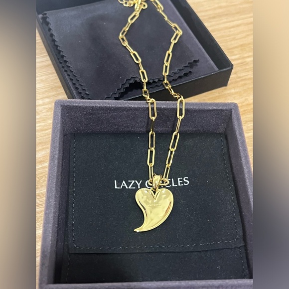 LAZY CIRCLES Heart-shaped chain necklace - Picture 4 of 4